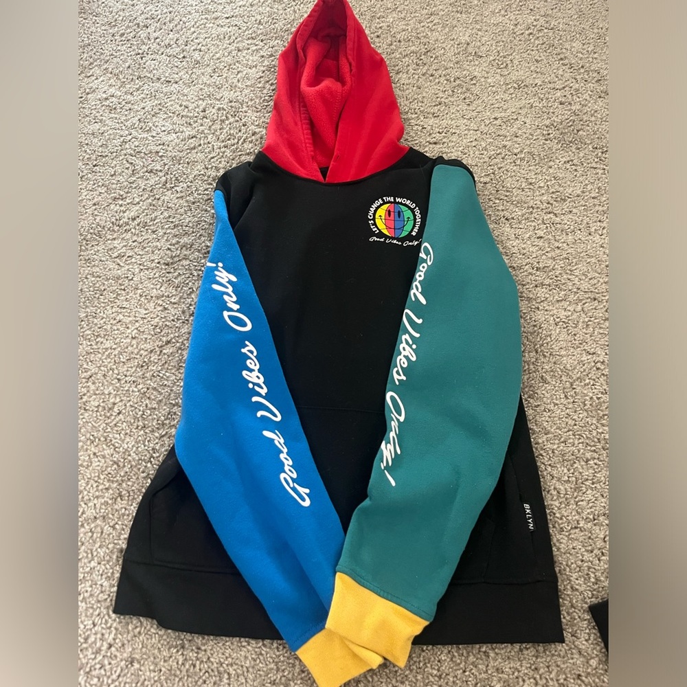 Cozy color block hoodie!
